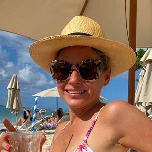 Meet your Posher, Ncole